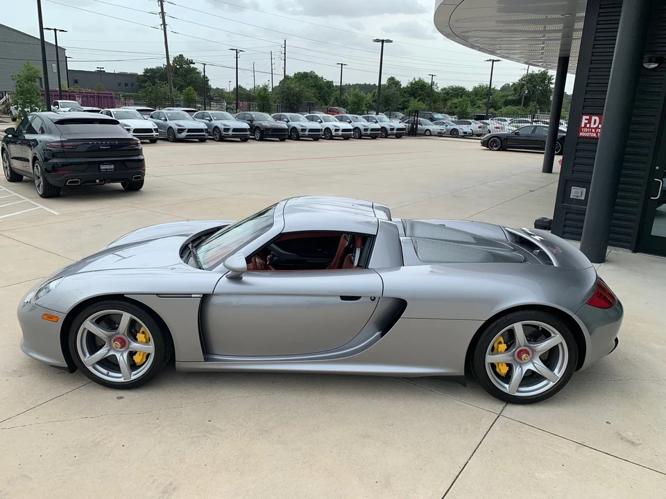 2005 Porsche Carrera GT - Image 8 of 18