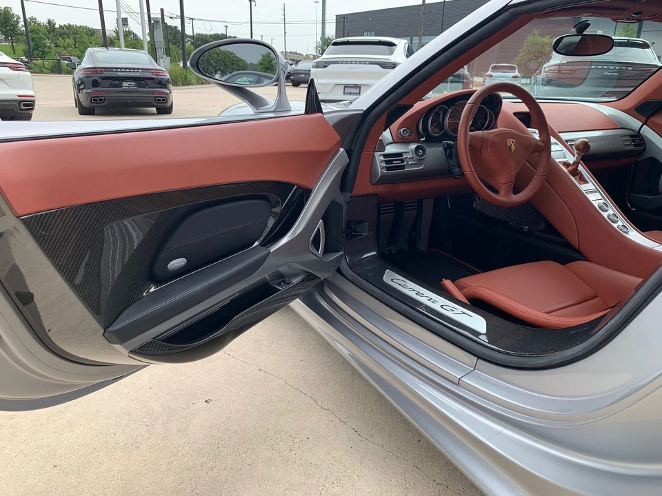 2005 Porsche Carrera GT - Image 12 of 18