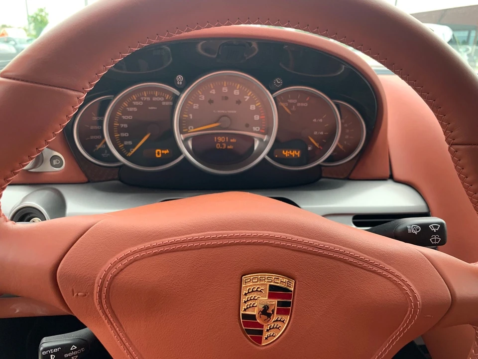 2005 Porsche Carrera GT - Image 15 of 18