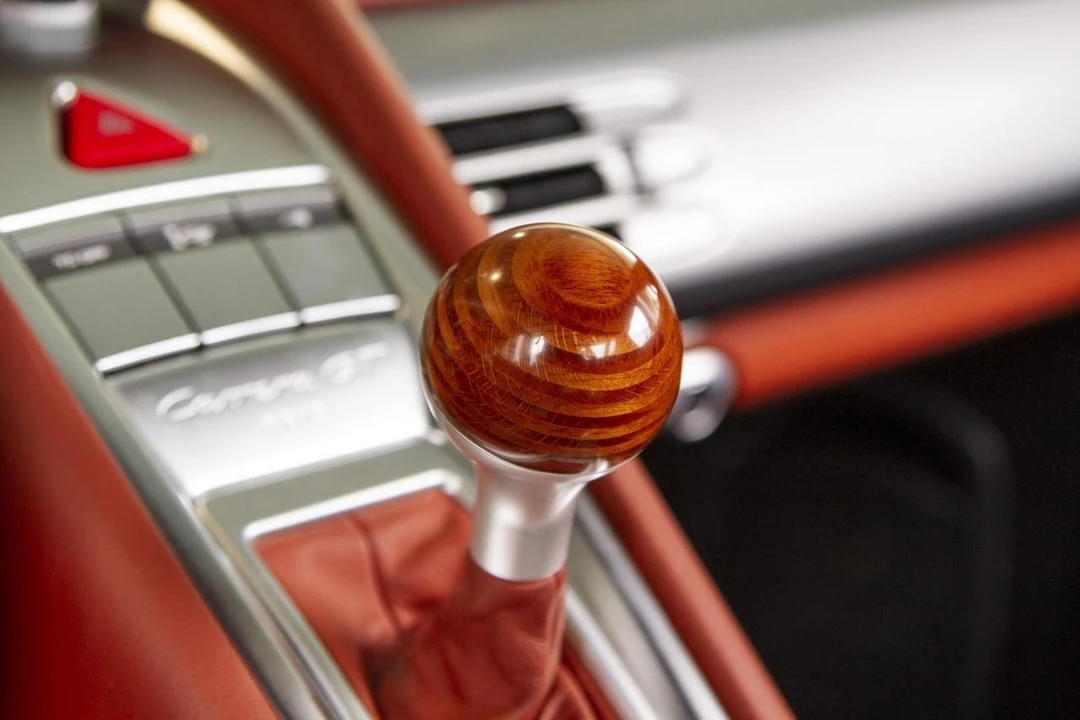 2005 Porsche Carrera GT - Image 12 of 13