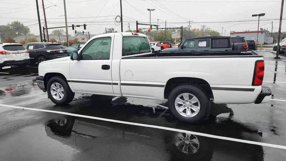 2005 Chevrolet Silverado 1st Gen - Image 2 of 12