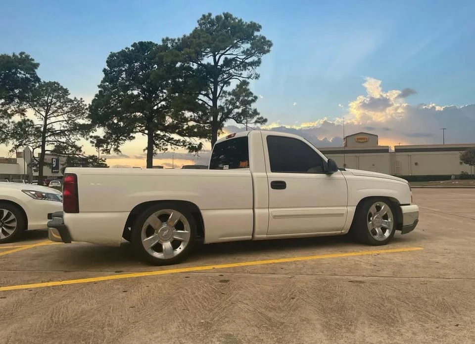 2005 Chevrolet Silverado 1st Gen - Image 2 of 3