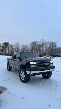 2005 Chevrolet 2500 Crew Cab Short Bed