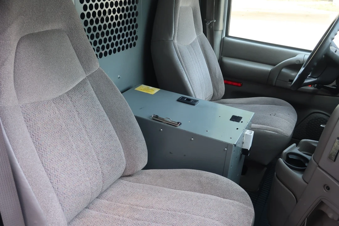 2005 Chevrolet Astro - Image 11 of 20