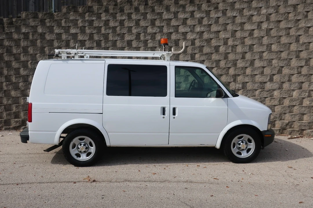 2005 Chevrolet Astro - Image 4 of 20