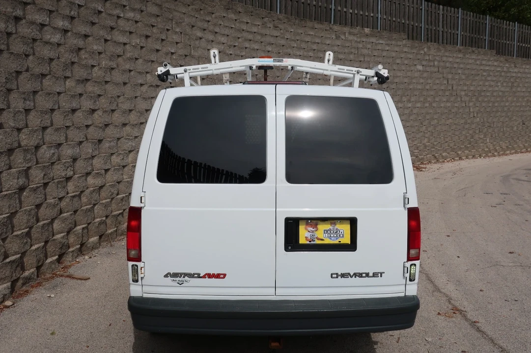 2005 Chevrolet Astro - Image 6 of 20