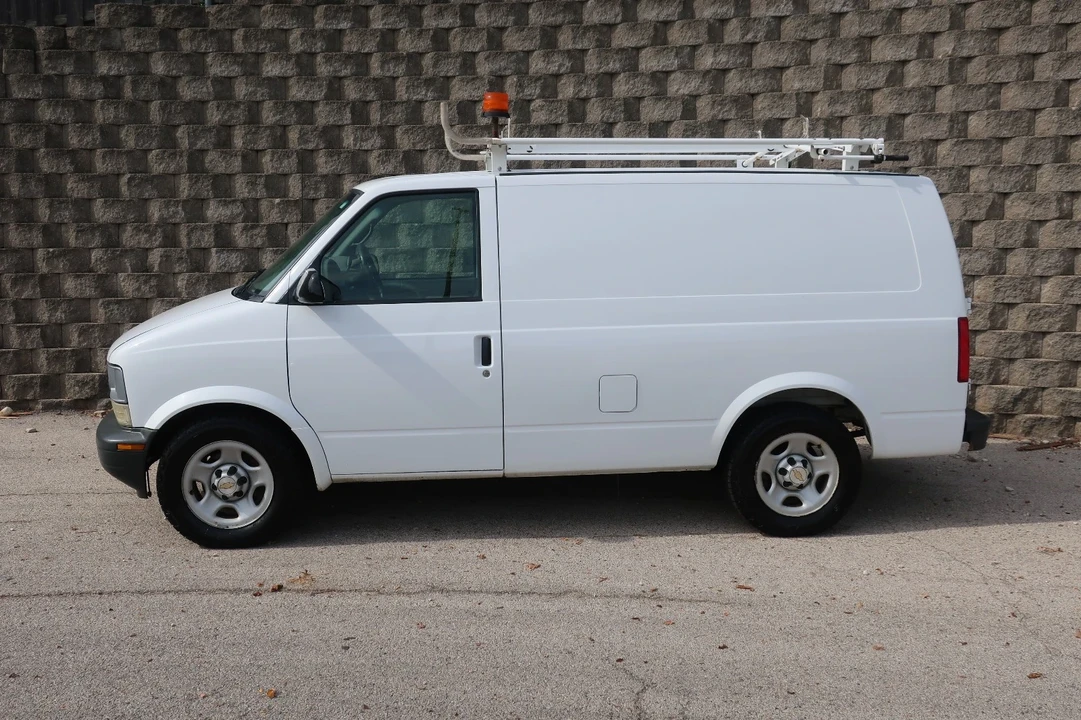 2005 Chevrolet Astro - Image 3 of 20