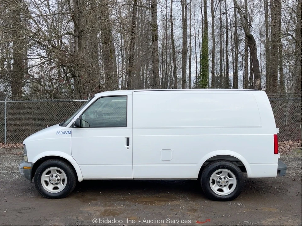 2005 Chevrolet Astro - Image 5 of 12