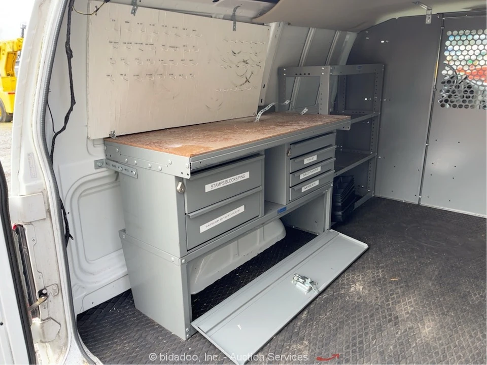 2005 Chevrolet Astro - Image 10 of 12