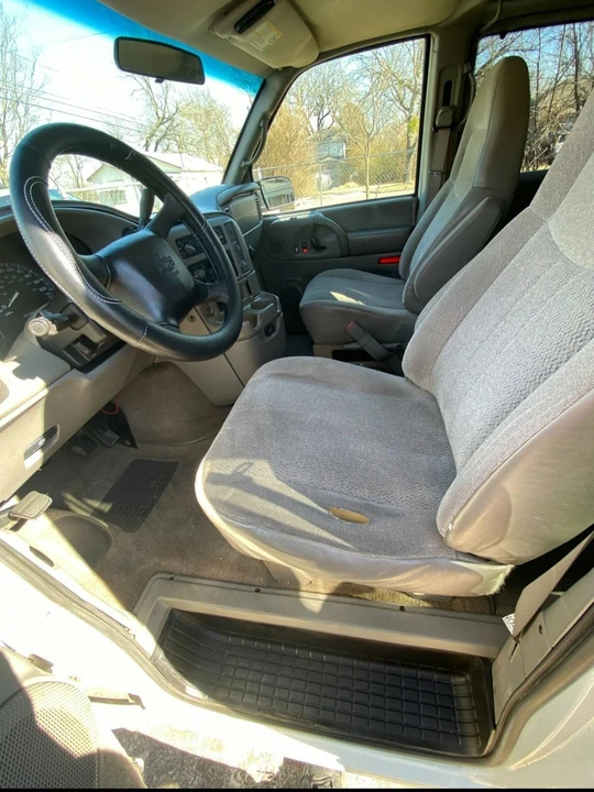 2005 Chevrolet Astro - Image 9 of 14