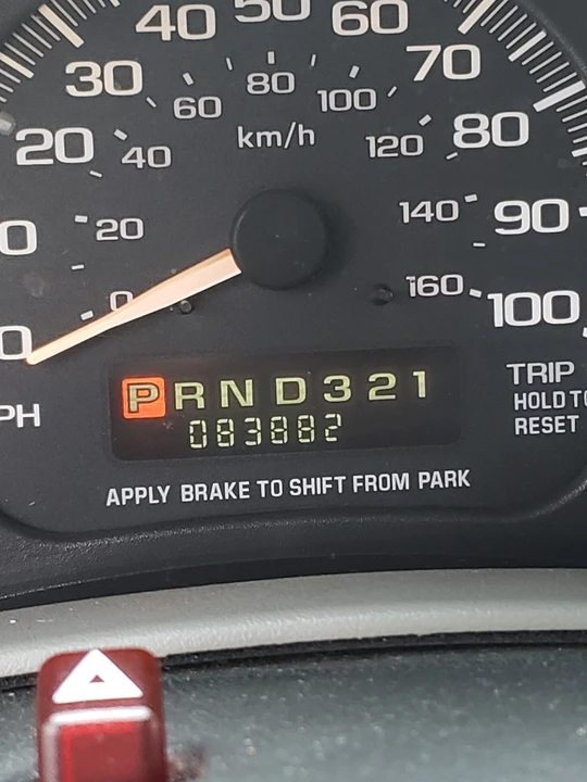 2005 Chevrolet Astro - Image 2 of 14