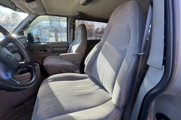 2005 Chevrolet Astro - Image 4 of 9