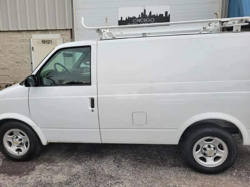2005 Chevrolet Astro - Image 8 of 31