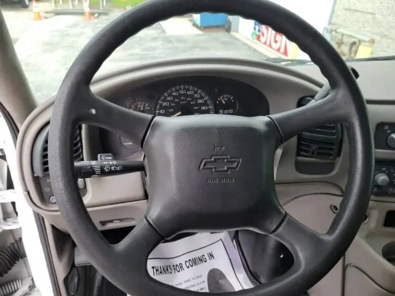 2005 Chevrolet Astro - Image 12 of 31