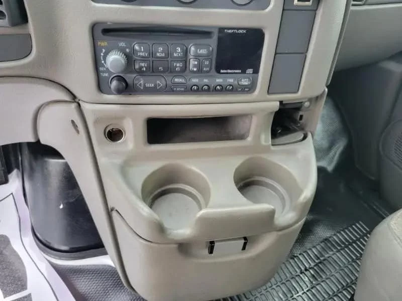 2005 Chevrolet Astro - Image 14 of 31