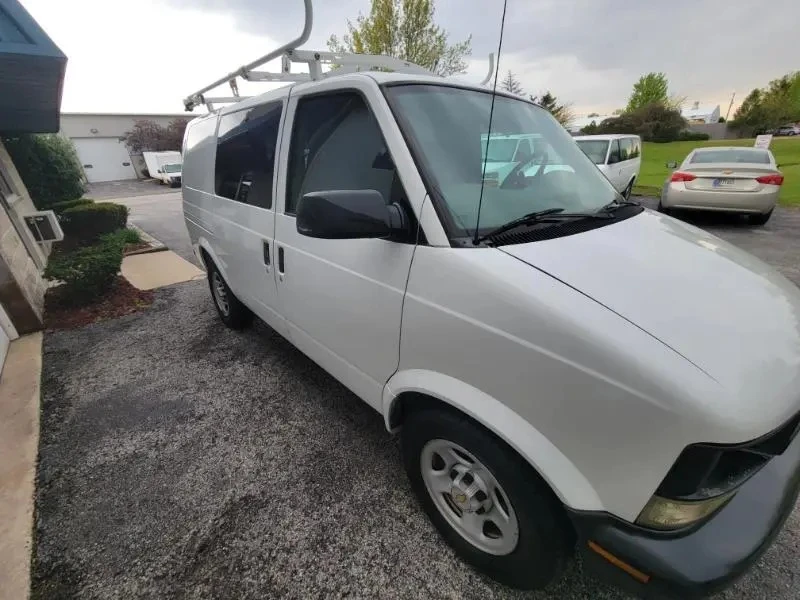 2005 Chevrolet Astro - Image 22 of 31