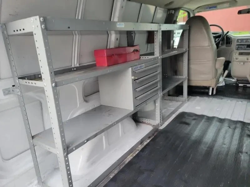 2005 Chevrolet Astro - Image 27 of 31