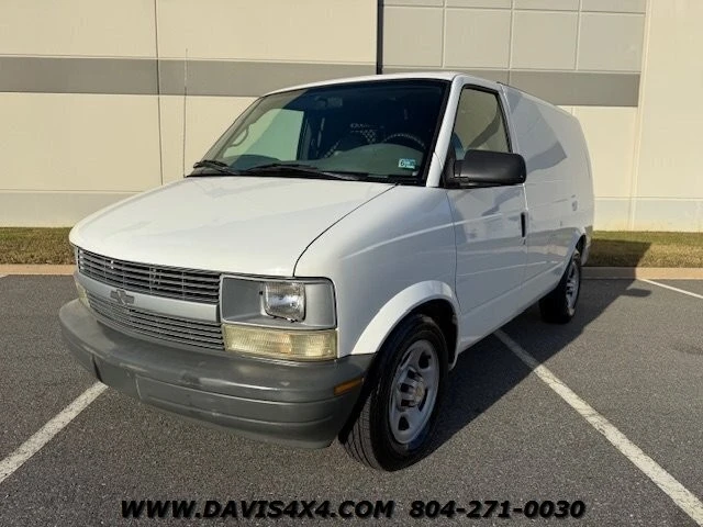 2005 Chevrolet Astro - Image 2 of 21