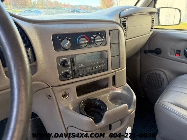 2005 Chevrolet Astro - Image 19 of 21