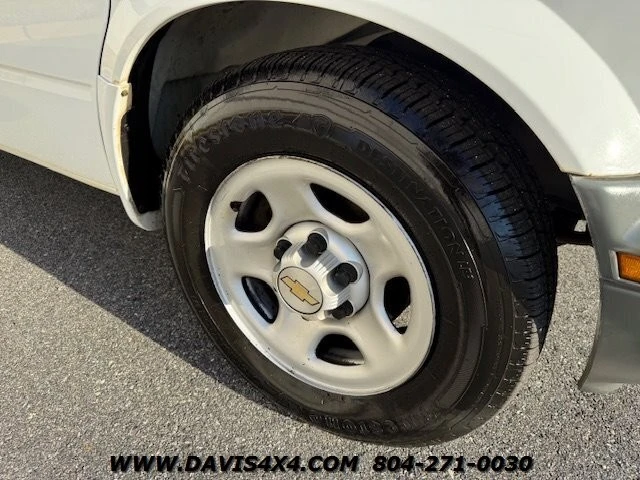 2005 Chevrolet Astro - Image 5 of 21