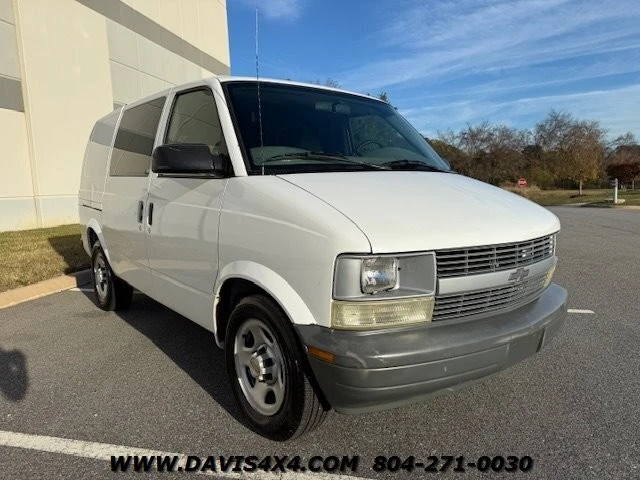 2005 Chevrolet Astro - Image 4 of 21