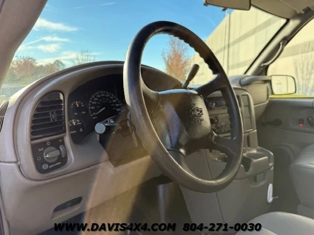 2005 Chevrolet Astro - Image 17 of 21