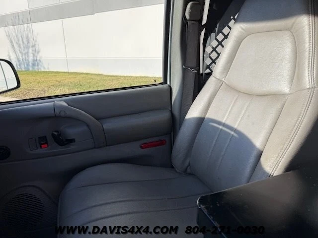 2005 Chevrolet Astro - Image 20 of 21