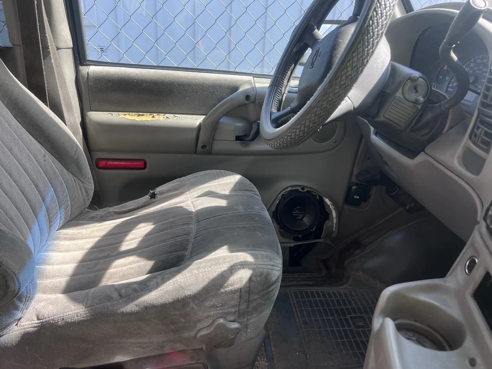 2005 Chevrolet Astro - Image 19 of 20