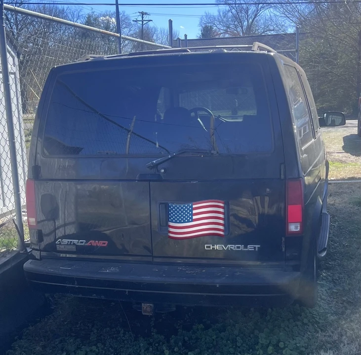 2005 Chevrolet Astro - Image 3 of 20