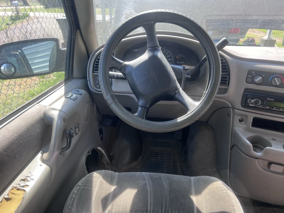 2005 Chevrolet Astro - Image 11 of 20