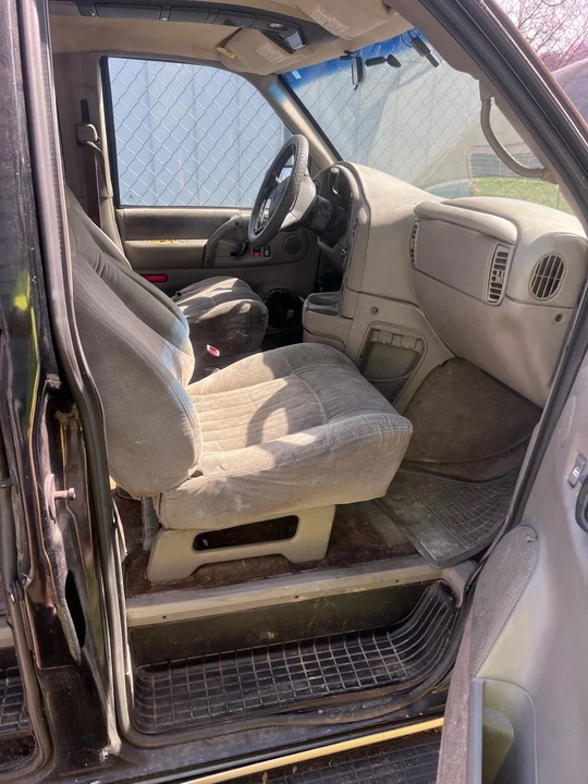 2005 Chevrolet Astro - Image 7 of 20