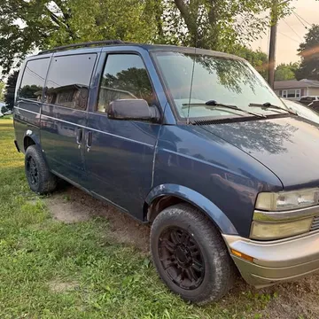2005 Chevrolet Astro LT Minivan 3D