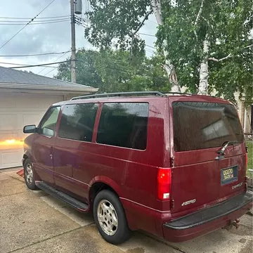 2005 Chevrolet Astro LT Minivan 3D