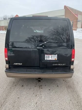 2005 Chevrolet Astro - Image 6 of 10