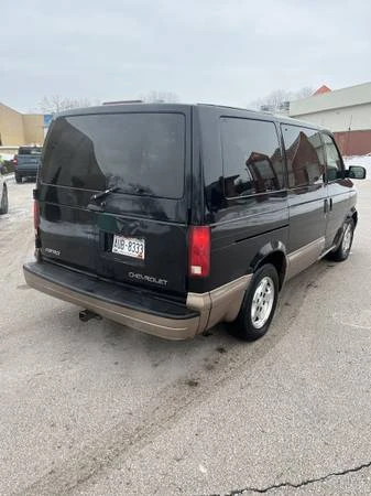 2005 Chevrolet Astro - Image 8 of 10