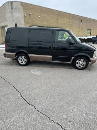 2005 Chevrolet Astro - Image 5 of 10
