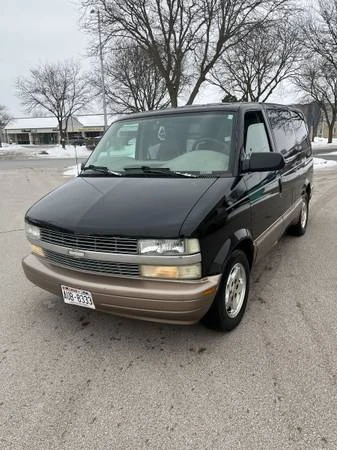 2005 Chevrolet Astro - Image 3 of 10