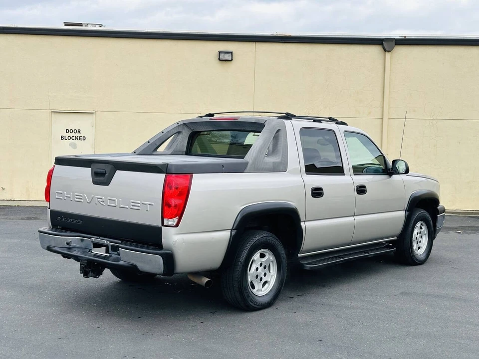 2005 Chevrolet Avalanche - Image 6 of 19