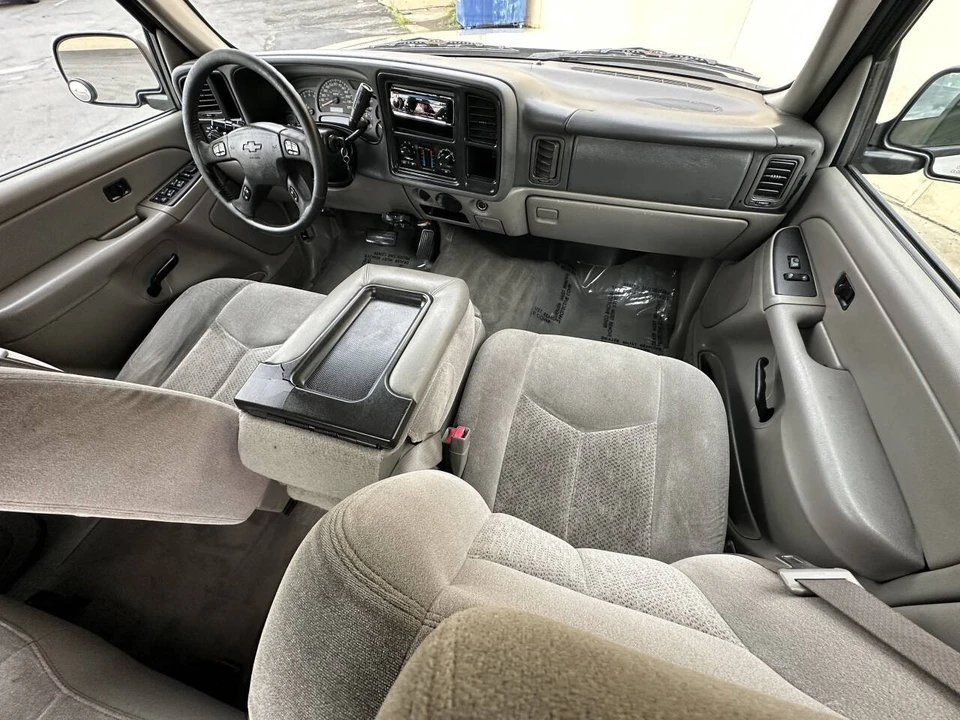2005 Chevrolet Avalanche - Image 10 of 19