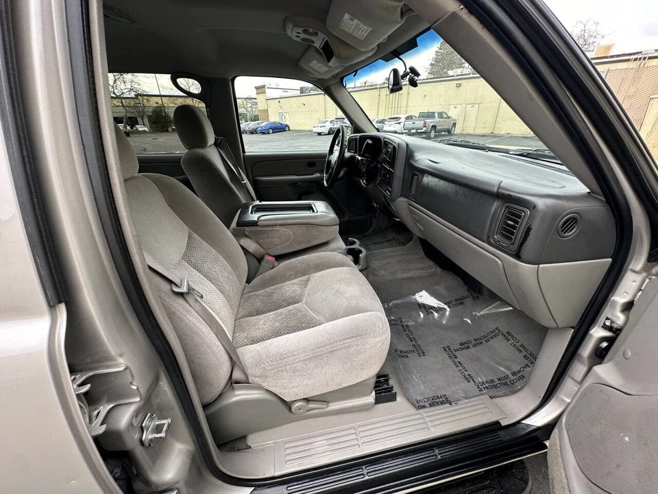 2005 Chevrolet Avalanche - Image 12 of 19
