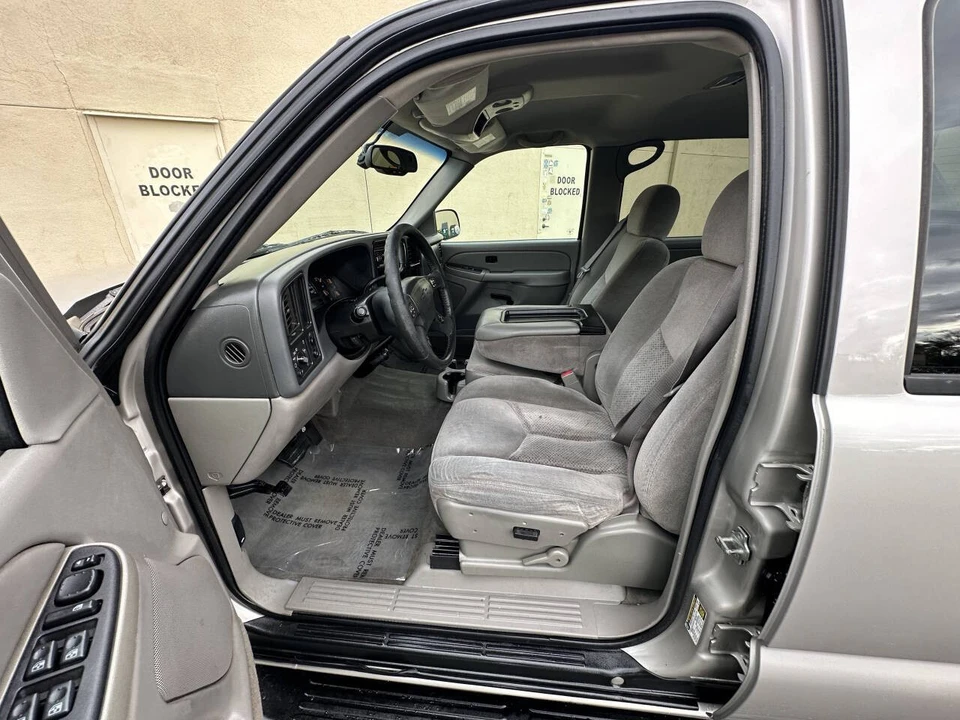 2005 Chevrolet Avalanche - Image 9 of 19