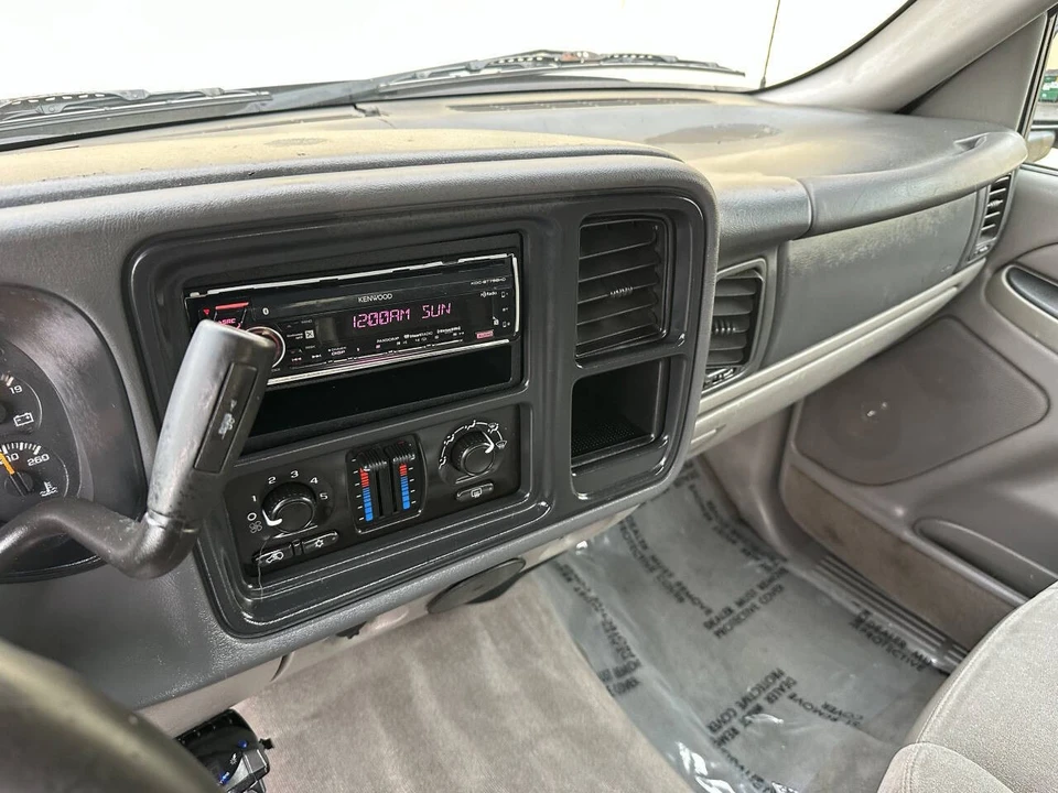 2005 Chevrolet Avalanche - Image 16 of 19