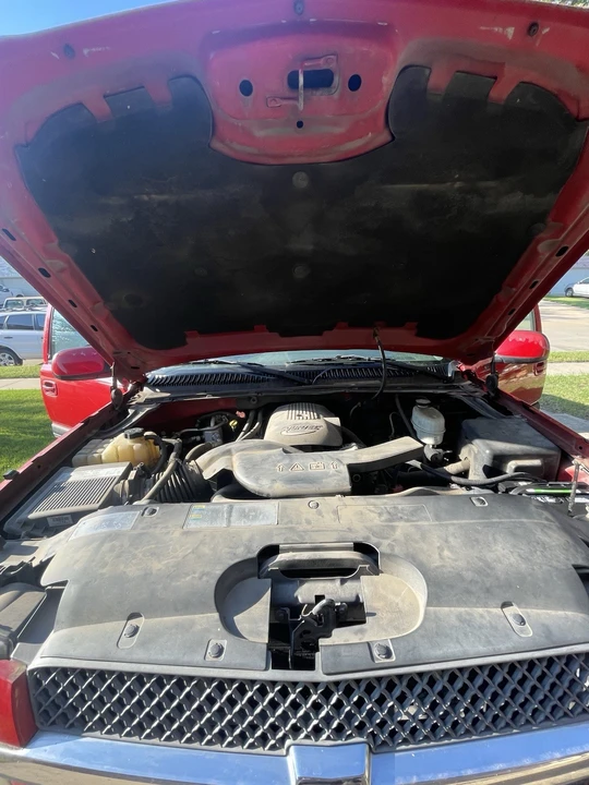 2005 Chevrolet Avalanche - Image 9 of 10