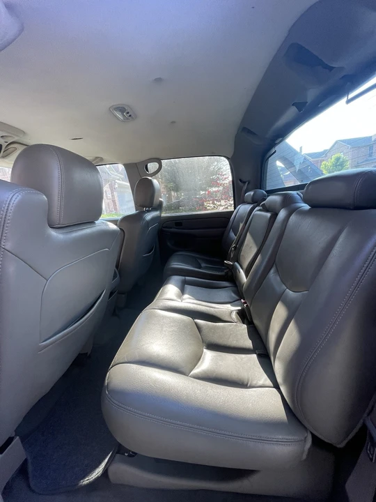 2005 Chevrolet Avalanche - Image 7 of 10
