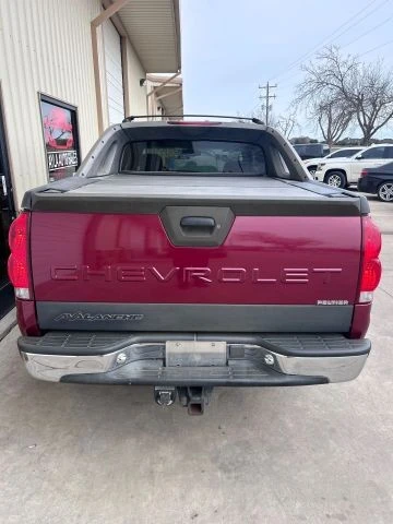 2005 Chevrolet Avalanche - Image 8 of 21