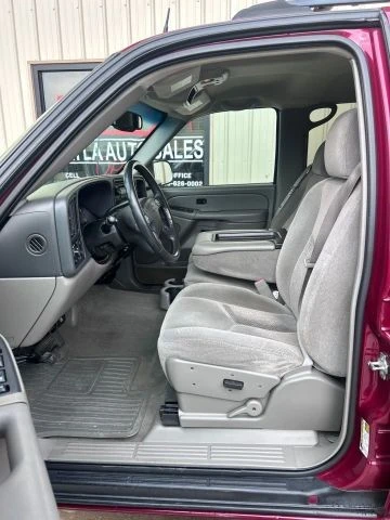2005 Chevrolet Avalanche - Image 2 of 21