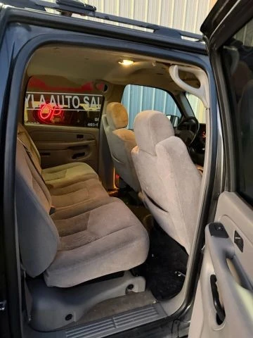 2005 Chevrolet Avalanche - Image 15 of 17