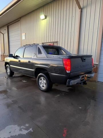 2005 Chevrolet Avalanche - Image 3 of 17