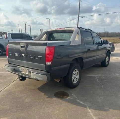 2005 Chevrolet Avalanche - Image 3 of 11