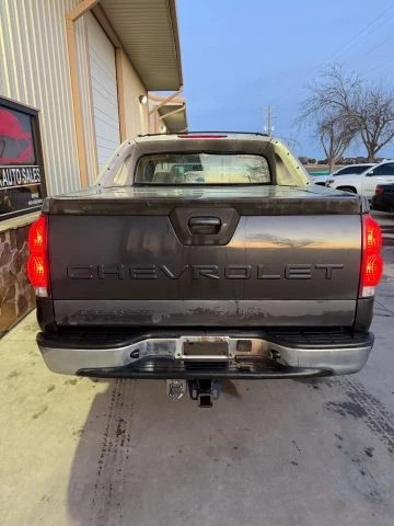 2005 Chevrolet Avalanche - Image 4 of 17